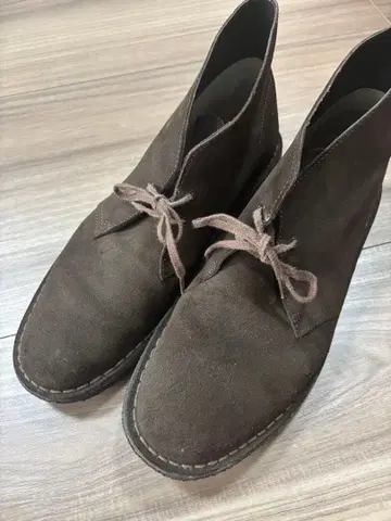 Clarks Originals Desert Boot 다크 브라운