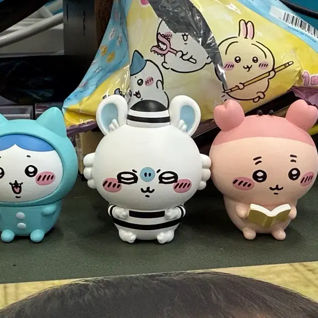 먼작귀 큐티 Q버전 피규어 - 하치와레 모몽가 카니