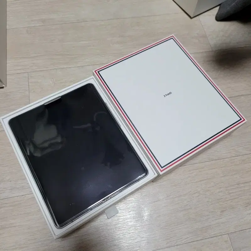톰브라운 폴드3 512G 핸드폰 본체