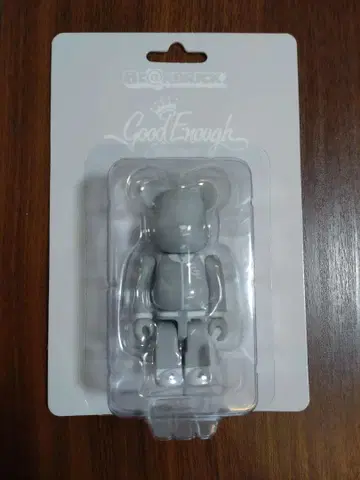 BE@RBRICK Good Enough 베어브릭 굿이너프