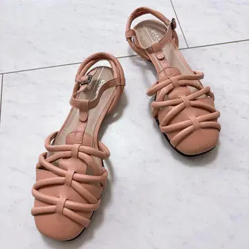 새상품급 정가 2만 엔 ecco 에코 아네인 스퀘어 샌들 22.5cm