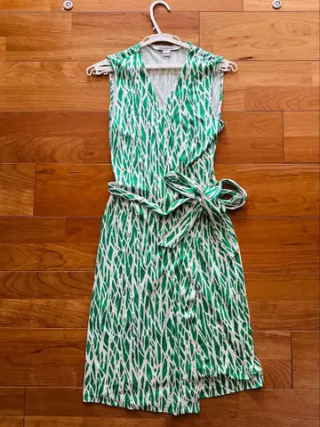 [ 주말 세일 ] DIANE VON FURSTENBERG 랩 원피스 최종 가격