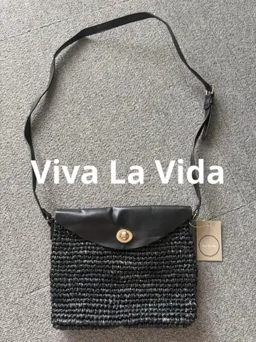 Viva La Vida 라피아 블랙 숄더백
