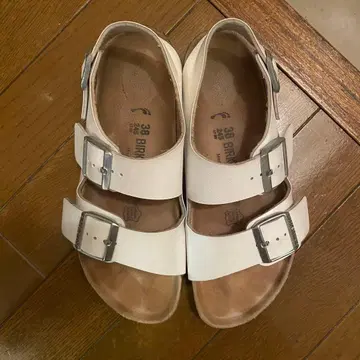 BIRKENSTOCK 밀라노 샌들 화이트 38사이즈