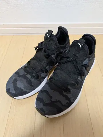 PUMA 스니커즈 블랙 카모플라쥬 패턴