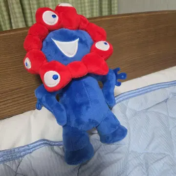 먀쿠먀쿠 봉제 인형 엣헴 서 있음