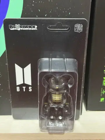 BE@RBRICK BTS 베어브릭