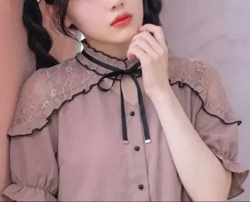ROJITA 데콜테 오픈 프릴 리본 블라우스 지뢰계 보타이 핑크