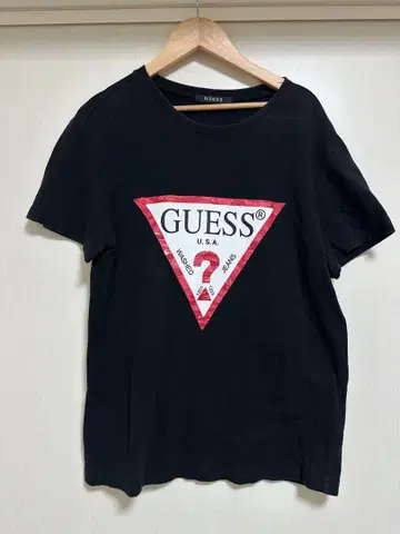 GUESS 반팔 T셔츠 블랙 로고 프린트
