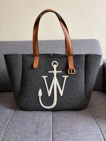 JW Anderson 펠트 토트백