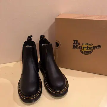 [ 미사용 새상품 ] Dr.Marten 첼시 부츠 UK3 BLACK
