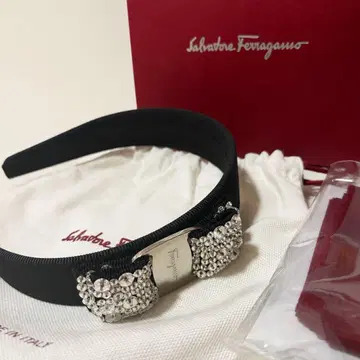 새상품급 페라가모 Ferragamo 비쥬 머리띠 헤어밴드