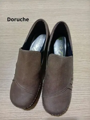 새상품 Doruche 돌체 천연 가죽 사이드 턱 컴포트 슈즈 23cm