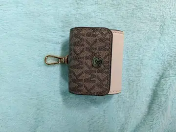 Michael Kors 이어폰 케이스 브라운 베이지