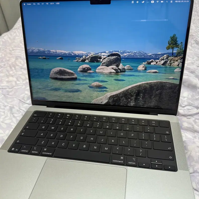(S급)맥북프로 14인치 m5 pro(프로칩) 24/1테라모델 팝니다