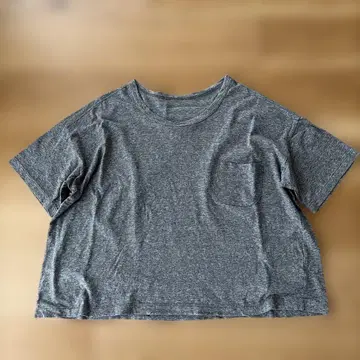 네스트로브 포켓 부착 반팔 T셔츠 그레이