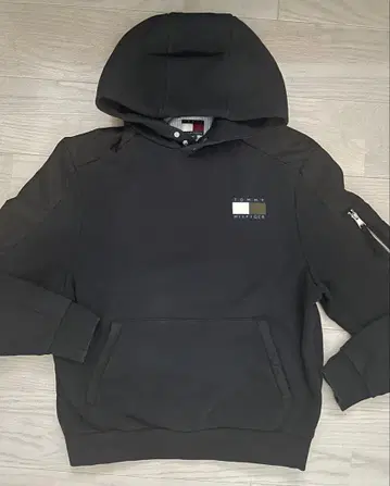 TOMMY HILFIGER 후드티 블랙