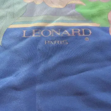 LEONARD PARIS 대형 스카프 꽃무늬 블루