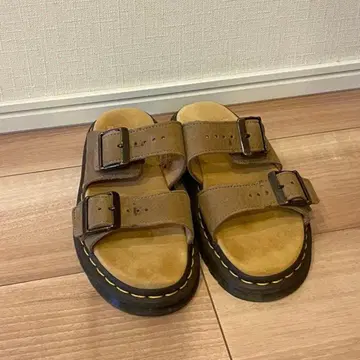 Dr.Martens JOSEF 샌들