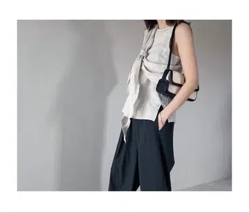 시아님 ETRE TOKYO 디태처블 스카프 린넨 탑스 BEIGE