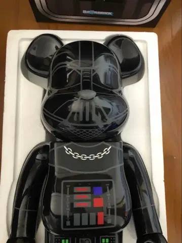 BE@RBRICK 1000% 베어브릭 스타 워즈 다스 베이더