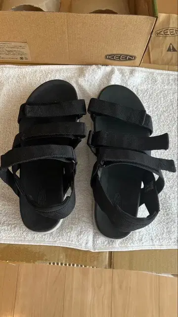 KEEN 샌들 ELLE STRAPPY 25cm 블랙 박스 포함