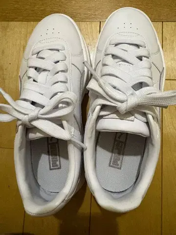 가격 인하했습니다! PUMA 화이트 스니커즈
