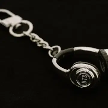 BTS 방탄소년단 ARIRANG 아리랑 Headphones 헤드폰 키링 | 의류/패션