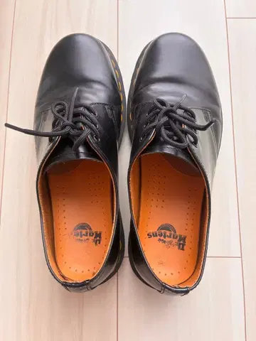 Dr. Martens 3홀 신발