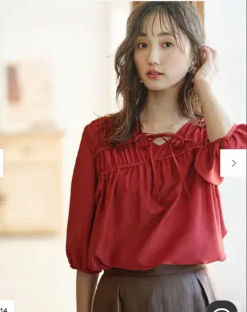 [새상품] 애니시스 개더 텐트 블라우스 리본 포함 칠부 소매