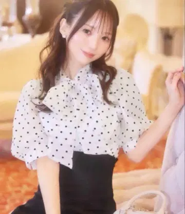 michellMacaron 시어 도트 블라우스 리본 상의