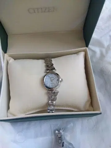 CITIZEN 엑시드 여성용 손목시계 쉘 다이얼 박스 없음