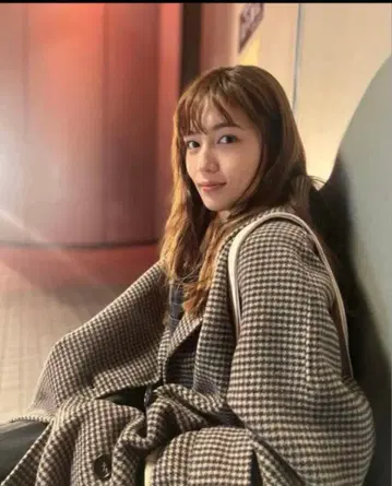 사일런트 카와구치 하루나 착용 미라오웬 접결 하프 기장 A라인 코트