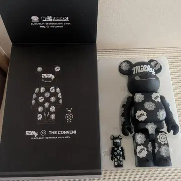 BE@RBRICK BLACK MILKY 100% & 400%