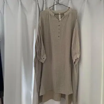 TUTIE. 린넨 혼방 칠부 소매 스키퍼 원피스 베이지