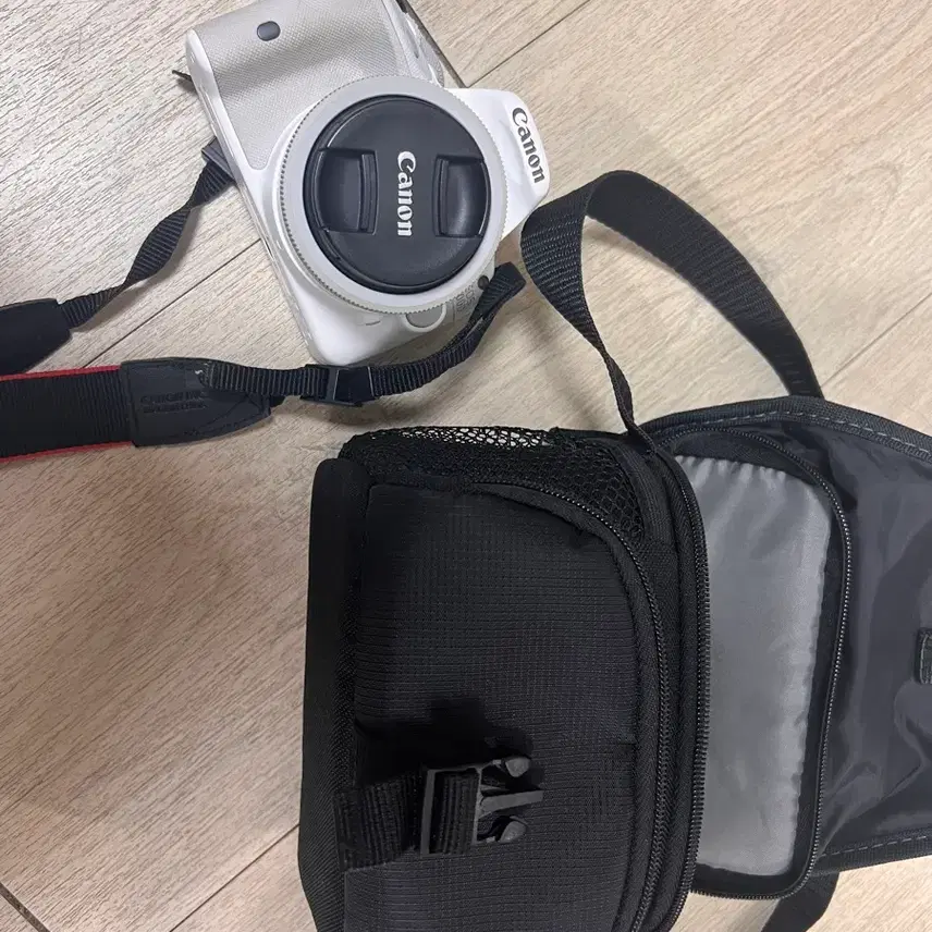 Canon 100d 화이트 + 화이트 EF 40mm F2.8 STM 렌즈