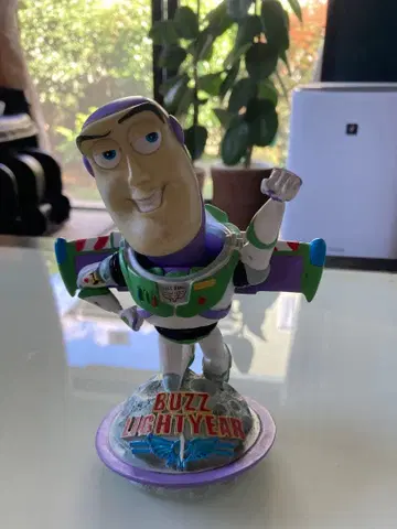 디즈니 픽사 버즈 라이트이어 피규어