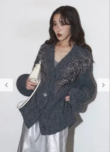 비쥬 장식 그레이 니트 가디건