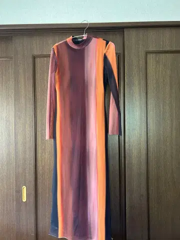 ZARA 멀티 컬러 시어 긴팔 상의
