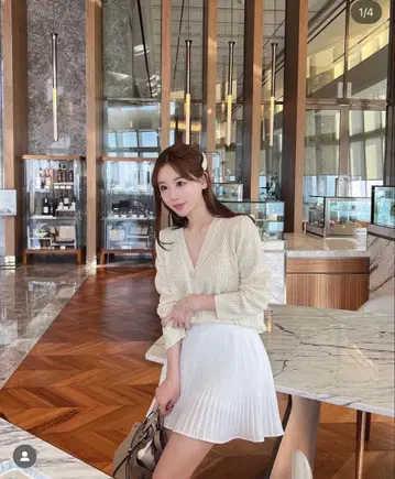 미사용 새상품 qung 스노우 비쥬 가디건