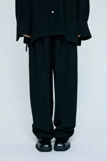 새상품 미사용 엔폴드 FORM TROUSER 블랙 38