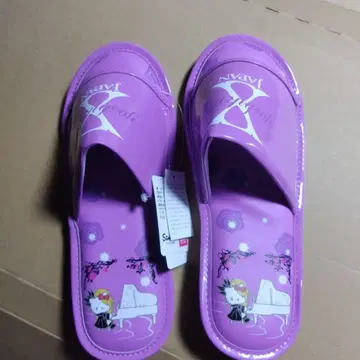 YOSHIKITTY 에나멜 슬리퍼