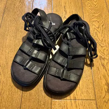 Dr.Martens 닥터마틴 레이스업 샌들
