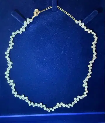 SWAROVSKI 골드톤 크리스탈 목걸이 가격 인하 중!