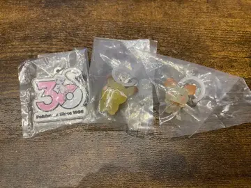 포켓몬 30주년 기념 메탈 참 피카츄 세트