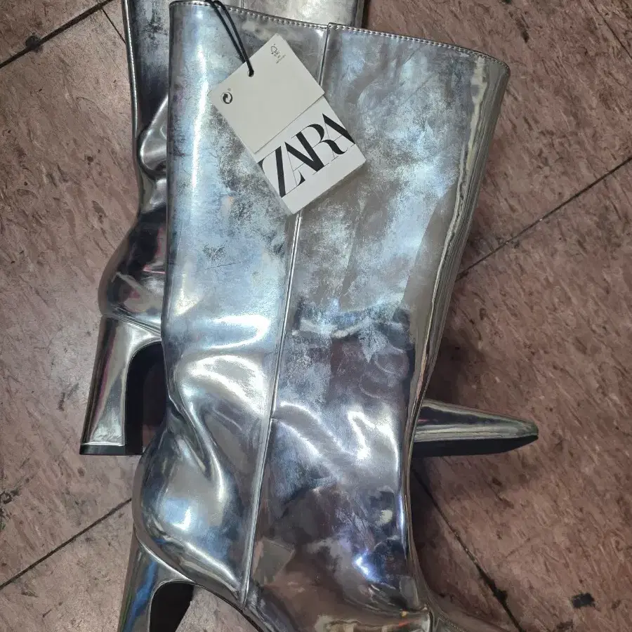 Minju Kim x Rockfish Collaboration Rain Boots | Bunjang Global