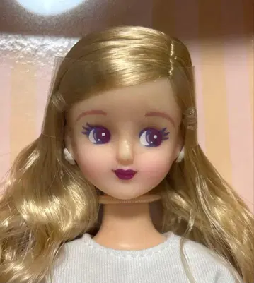 새상품 리카짱 캐슬 메이린 보라색 계열 속눈썹과 립 제니 프렌드