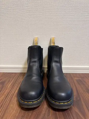 DR. MARTENS 닥터마틴 사이드 고어 첼시 부츠 2976
