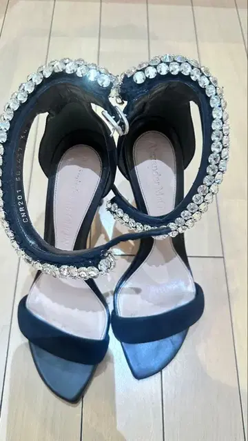 Alexander McQueen 비쥬 앵클 스트랩 펌프스