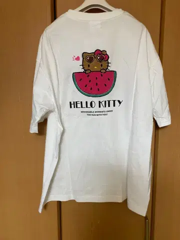 새상품 Hello Kitty 썸머 T셔츠 화이트